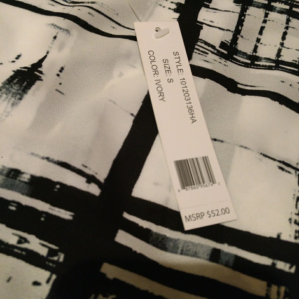 Counterparts Top - Picture 4 of 7
